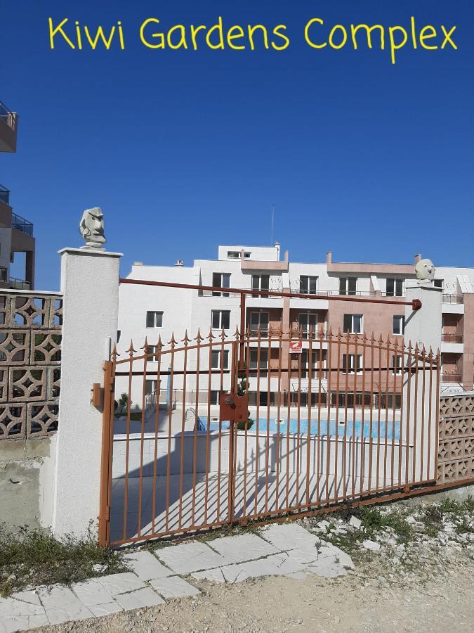 Apartment-Studio Daisy In Kiwi Gardens Complex Byala  Dış mekan fotoğraf